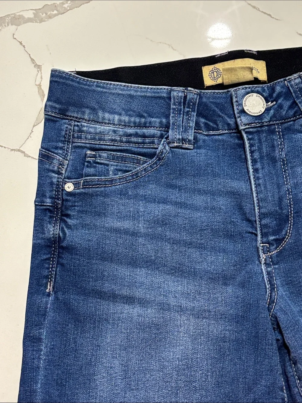 Democracy Dark Wash Blue Stretch Denim Jean Shorts Women’s Size 6 AB Technology